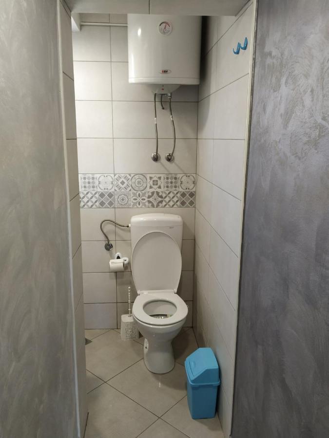 Studio Kaca Cetinje Bagian luar foto