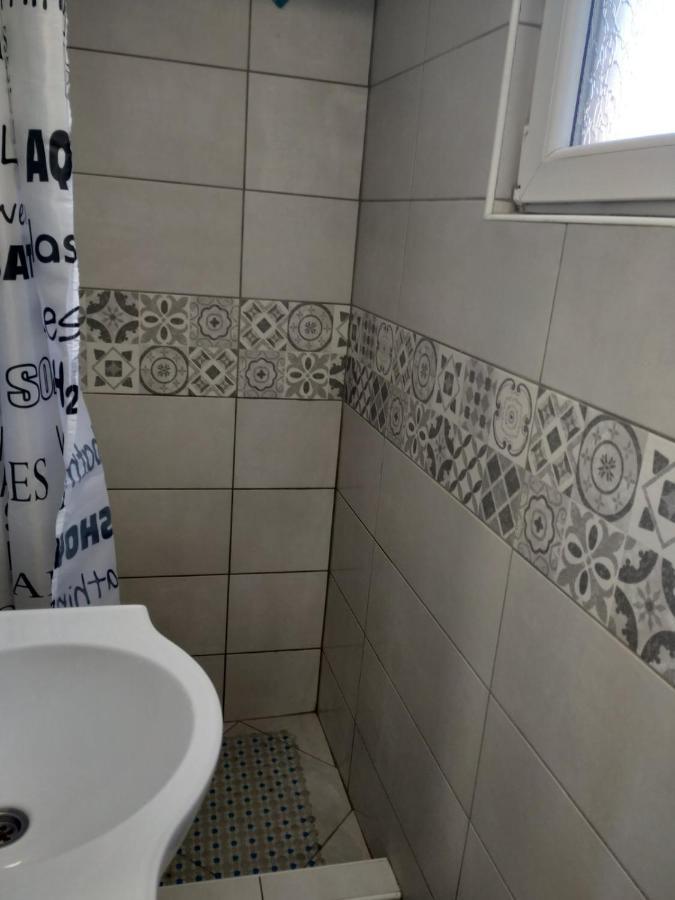 Studio Kaca Cetinje Bagian luar foto