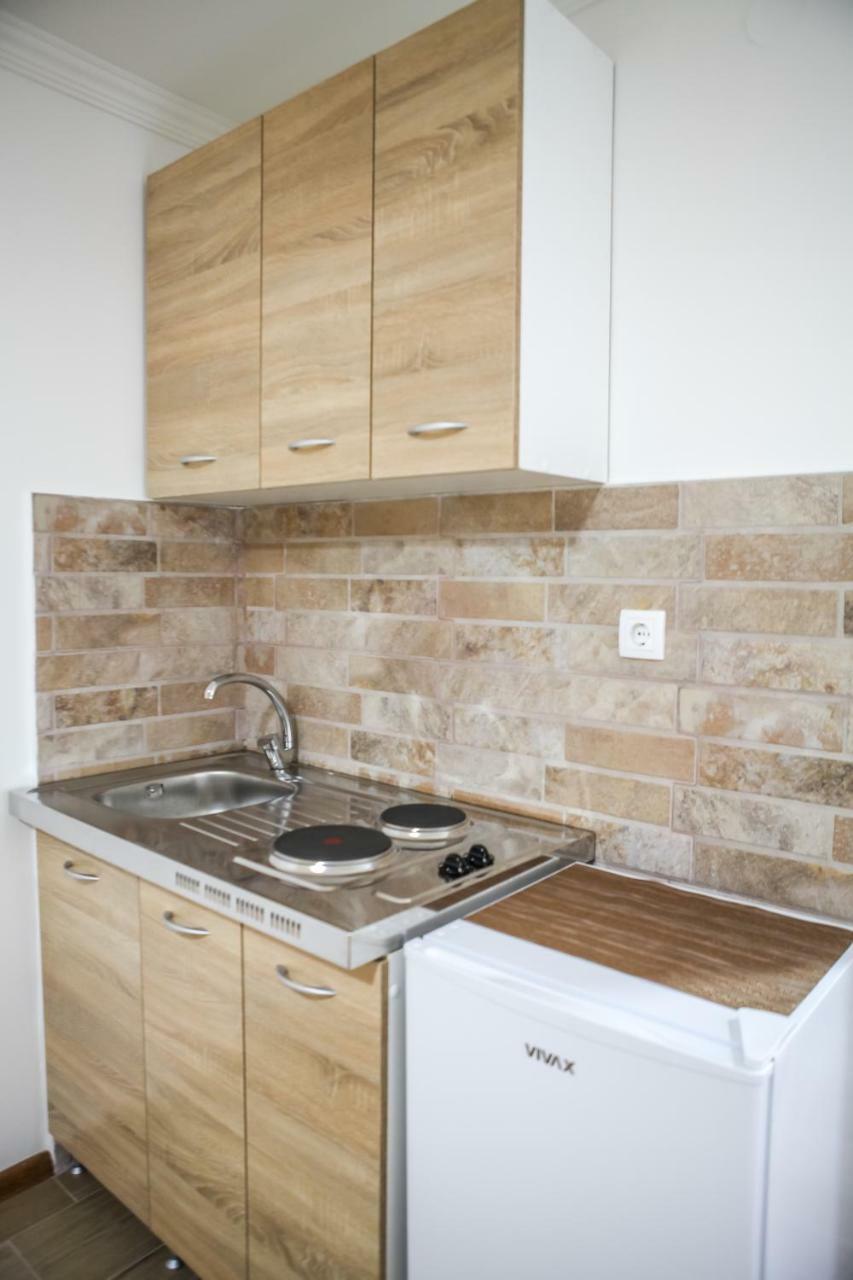 Studio Kaca Cetinje Bagian luar foto